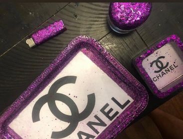 Chanel Rolling Tray Set with matching Chanel T-Shirt Keychain 🩷 get y